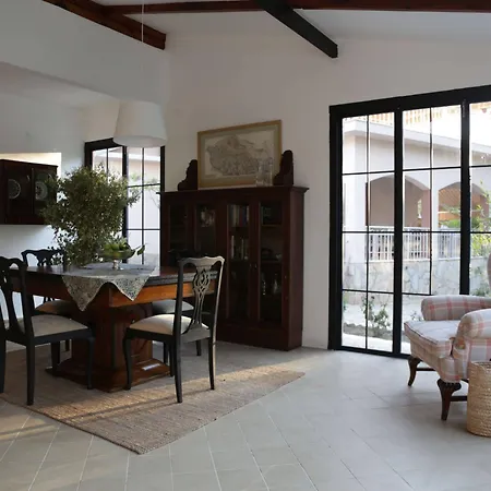 Отель Holiday Hotel Dalyan