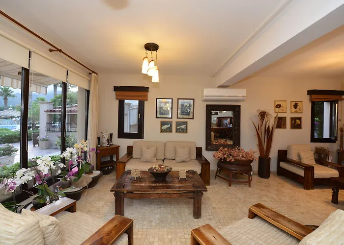 Holiday Hotel Dalyan Отель 2*