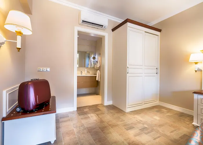 Holiday Hotel Dalyan Отель 2*