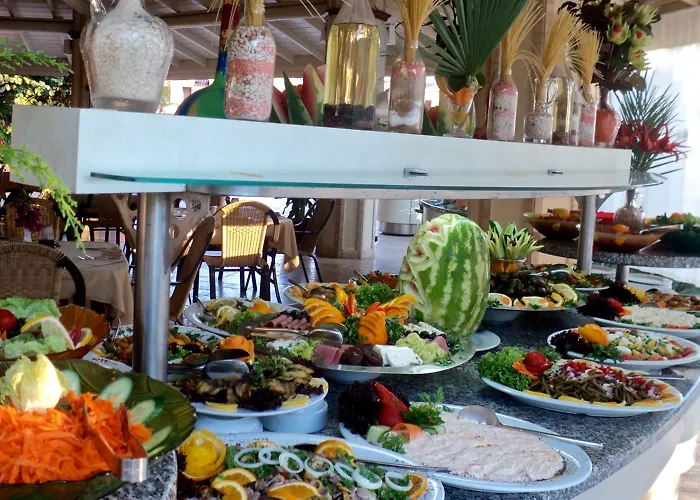Отель Holiday Hotel Dalyan 2*