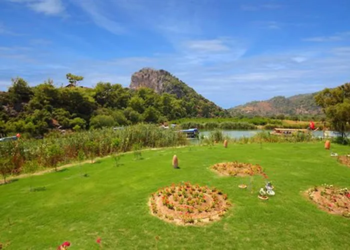 Holiday Hotel Dalyan 2*