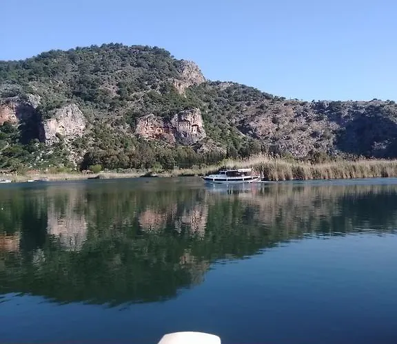 Отель Holiday Hotel Dalyan 2*