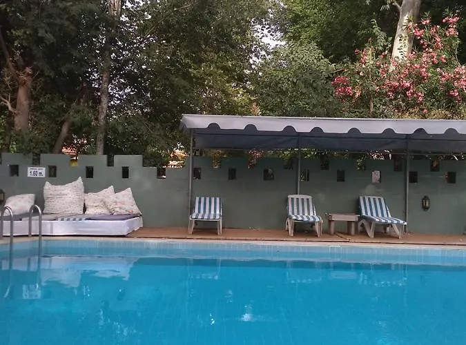 Отель Holiday Hotel Dalyan