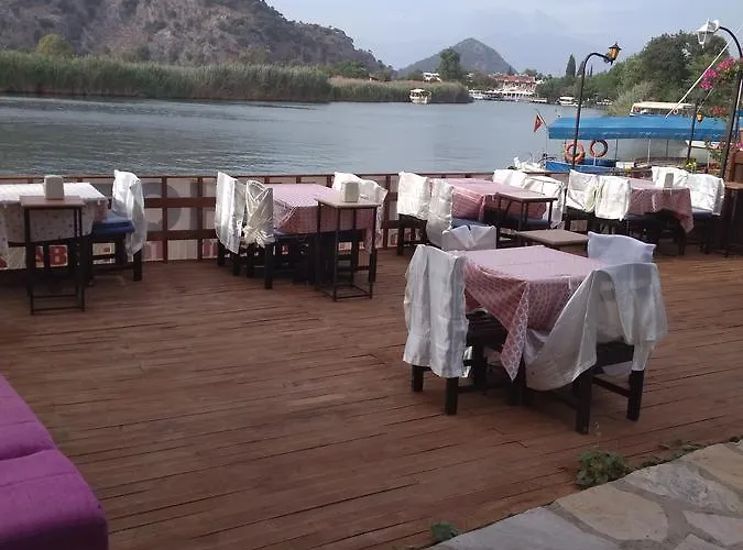 Отель Holiday Hotel Dalyan Дальян