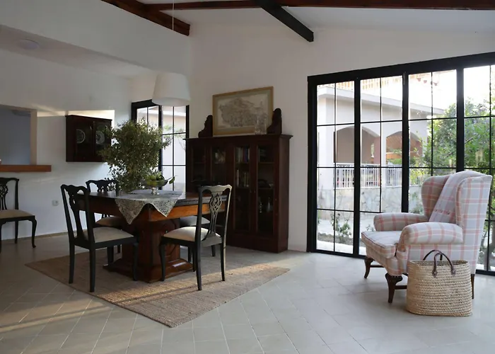 Отель Holiday Hotel Dalyan